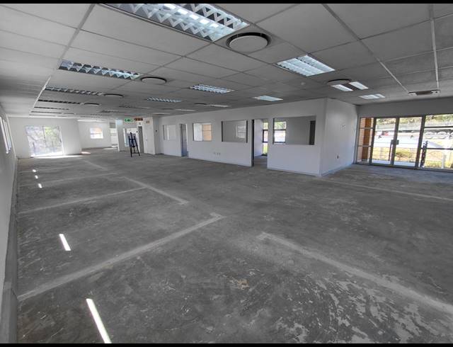 3,355M² OFFICE TO LET IN HALFWAY GARDENS